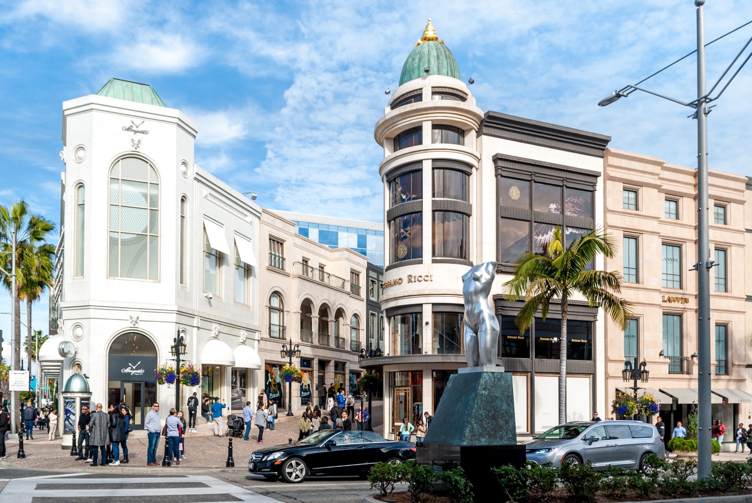 Rodeo Drive in Los Angeles on a bright, sunny day.